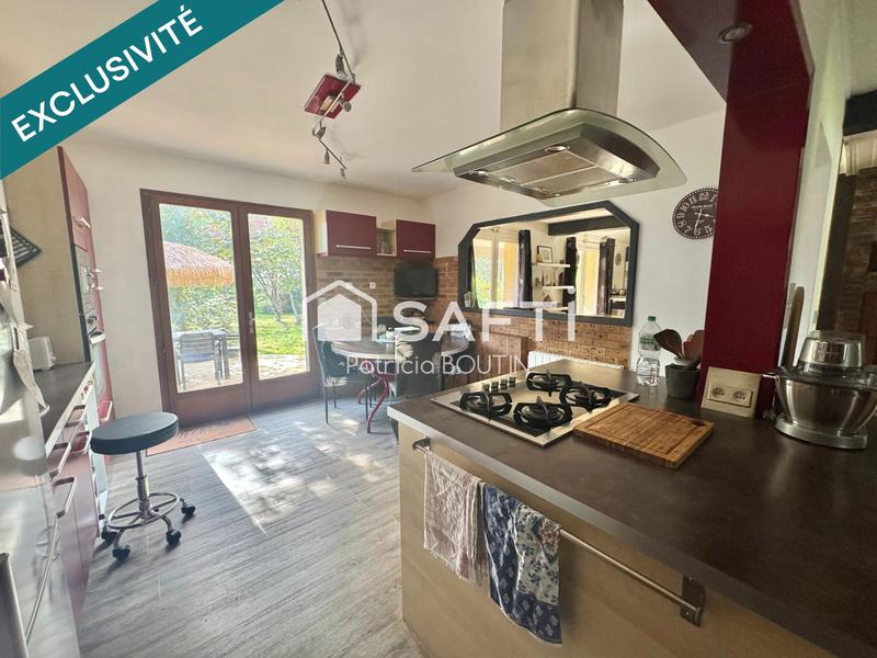 Maison - 212 m² - 8 pièces