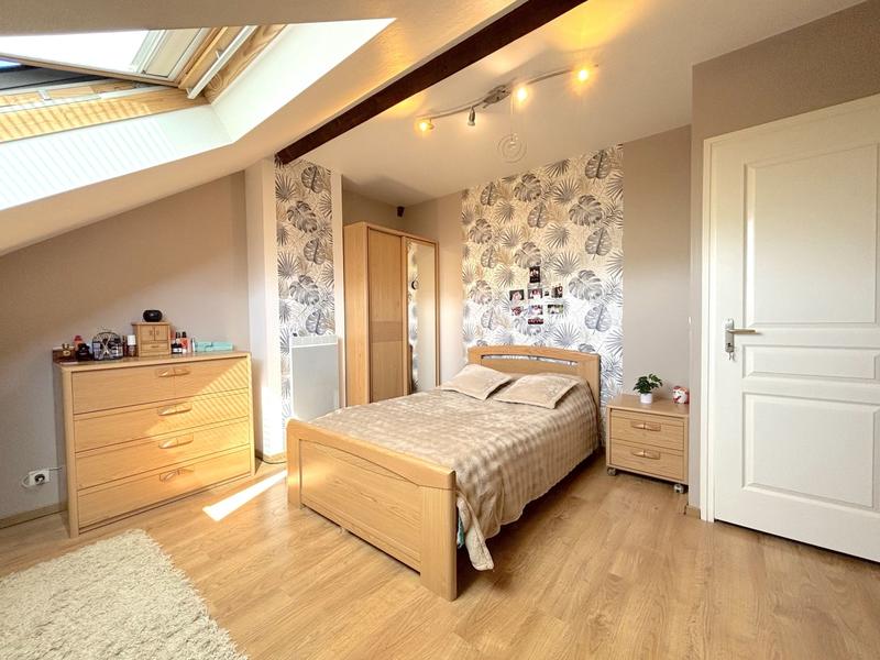 Maison - 184 m² - 8 pièces