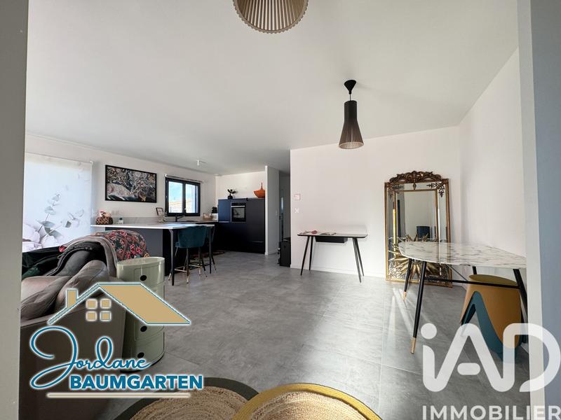 Maison - 98 m² - 5 pièces