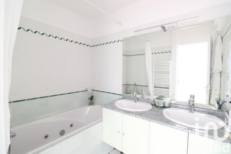 Maison - 178 m² - 9 pièces