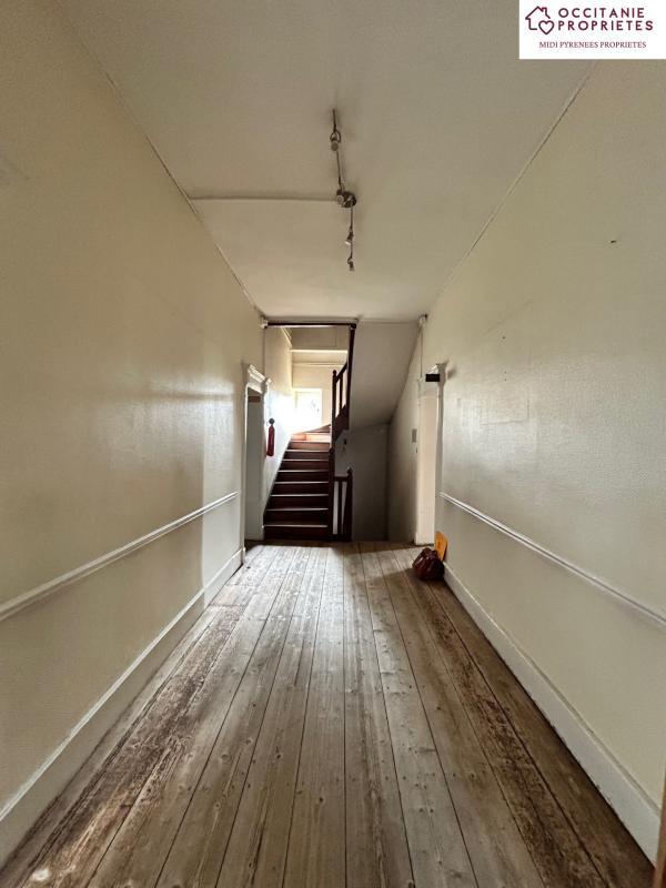 Maison - 300 m² - 15 pièces