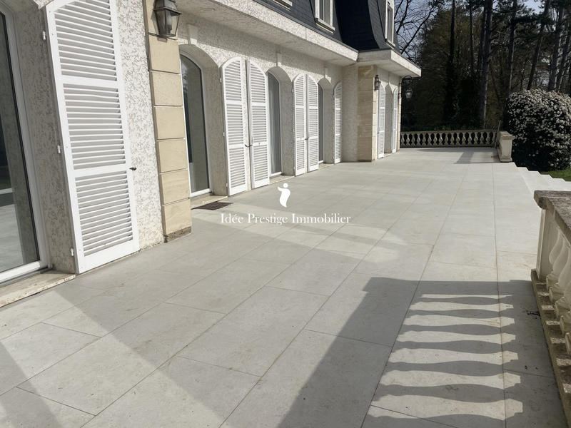 Maison - 456 m² - 14 pièces