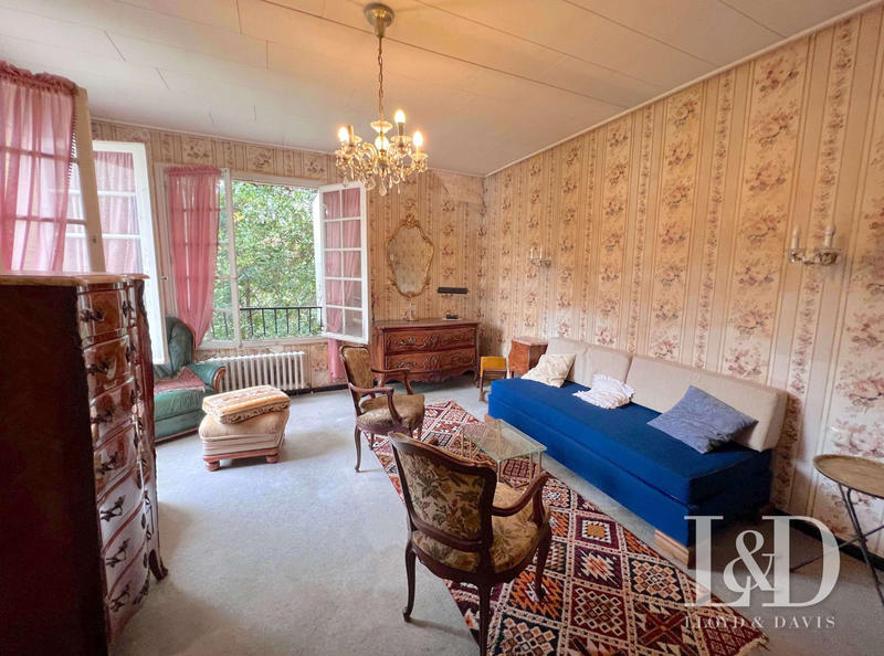 Maison - 390 m² - 10 pièces