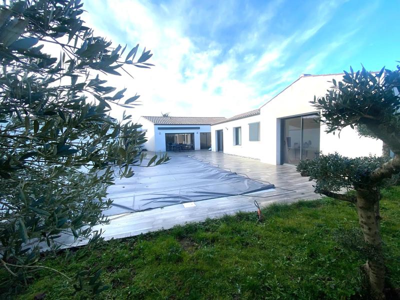 Maison - 195 m² - 6 pièces