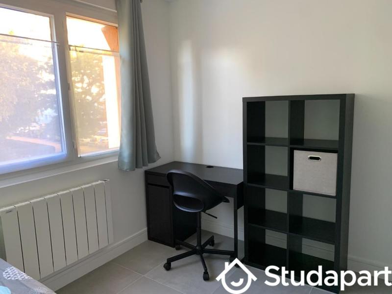 Chambre - 10 m² - 1 pièce