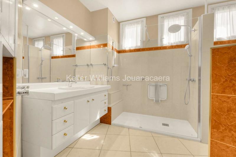 Appartement - 98 m² - 4 pièces