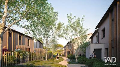 Maison - 93 m² - 4 pièces