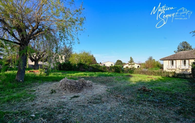 Terrain constructible - 764 m²