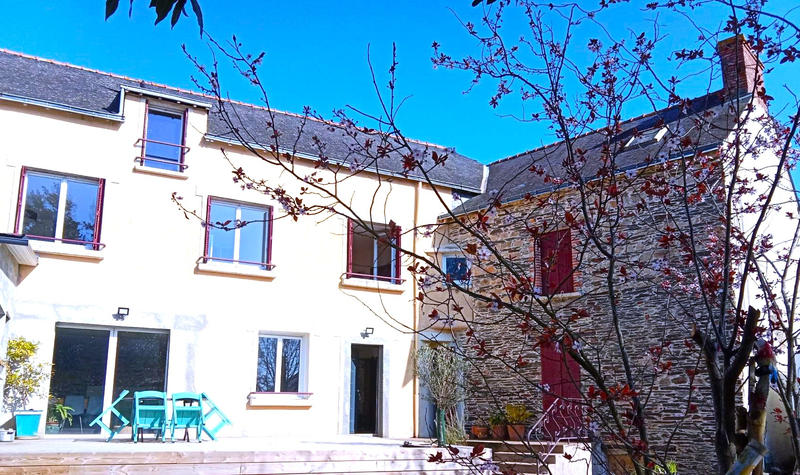 Maison - 237 m² - 6 pièces