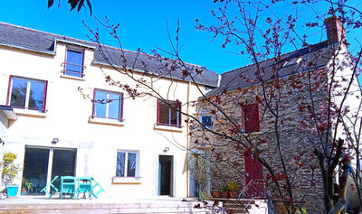 Maison - 237 m² - 6 pièces