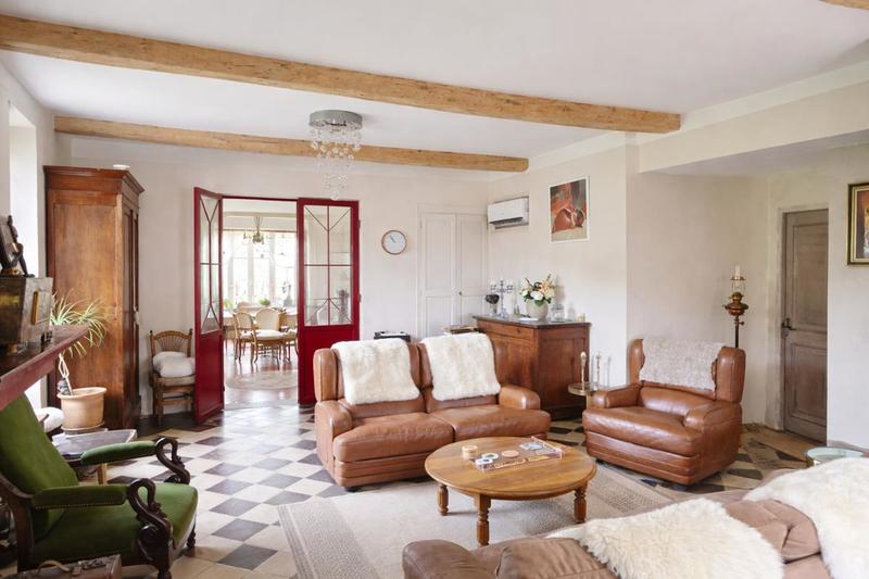 Maison - 220 m² - 6 pièces