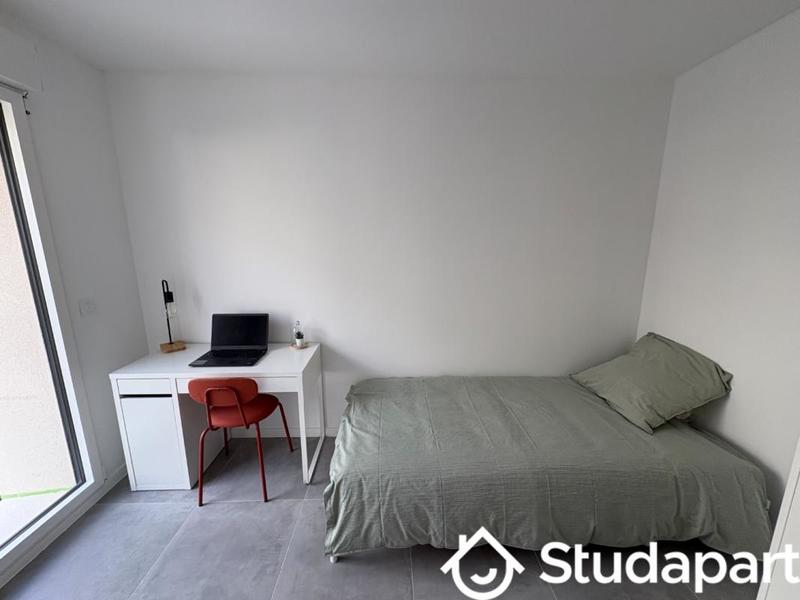 Chambre - 13 m² - 1 pièce
