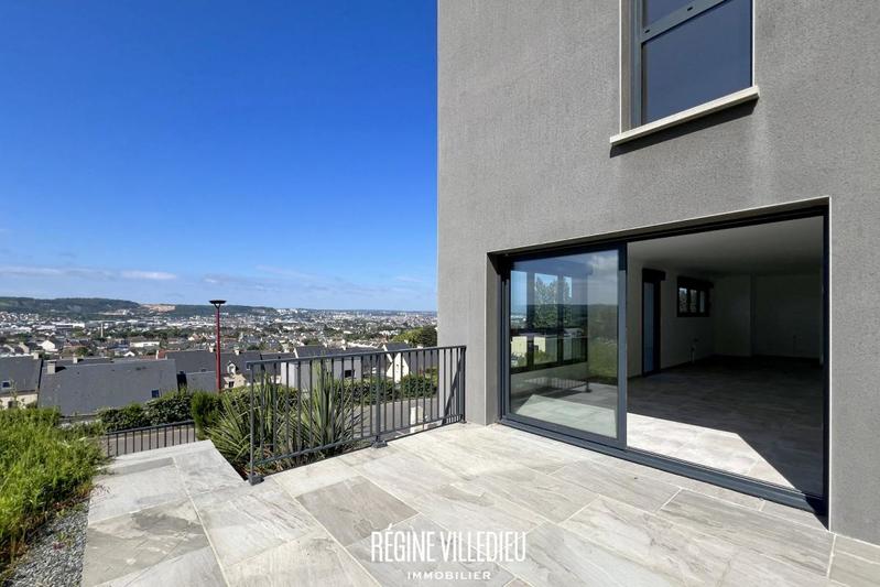 Maison - 197 m² - 5 pièces