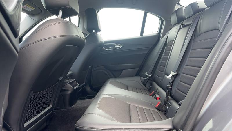 Alfa Romeo Giulia 2.2 Jtd 160 At8 Base - Automatique