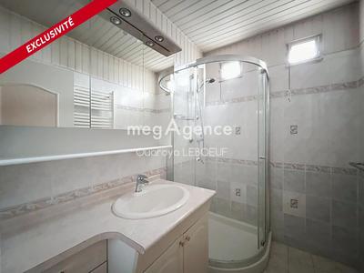 Maison traditionnelle - 75 m² - 4 pièces