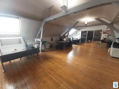 Local d'activité / Entrepôt - 121 m² - 3 pièces