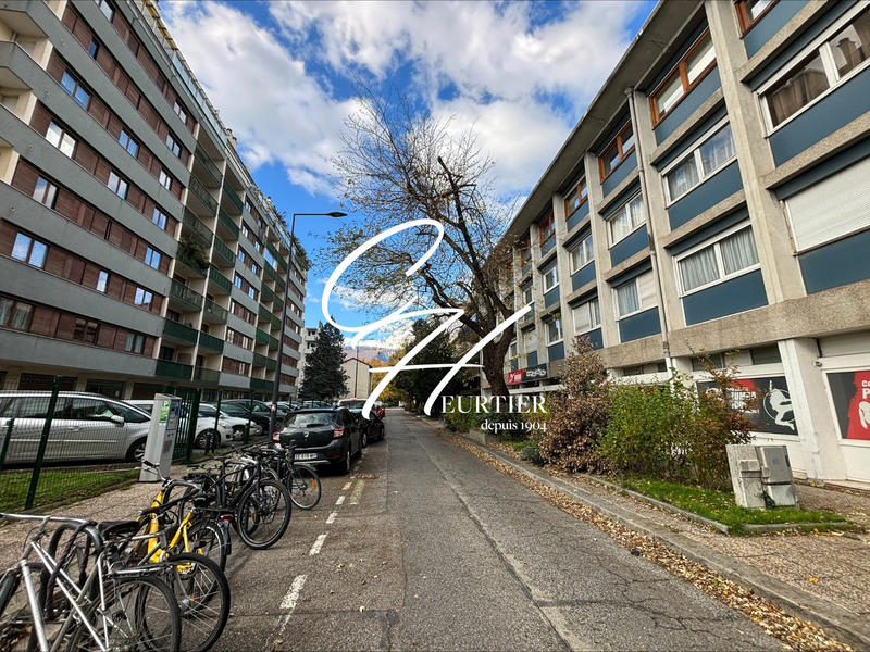 Appartement - 83 m² - 3 pièces