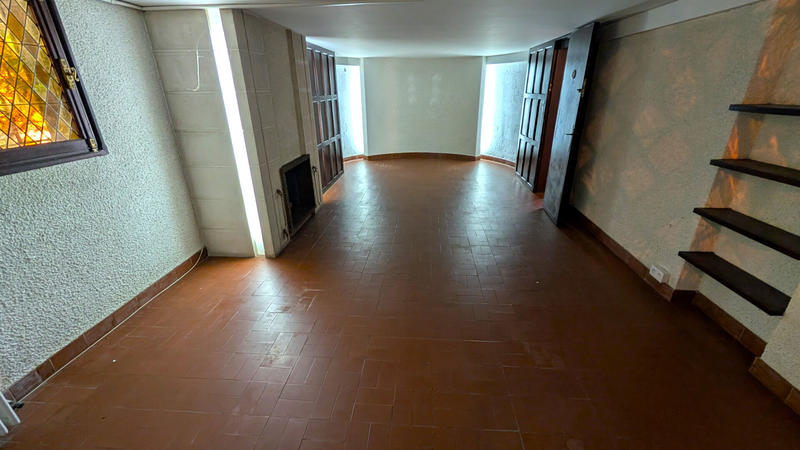 Maison - 250 m² - 9 pièces