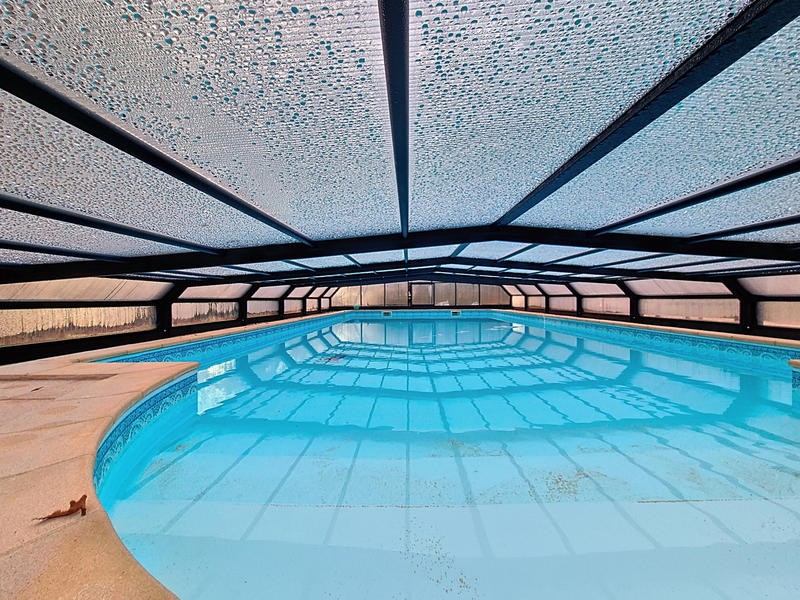 Maison - 312 m² - 9 pièces