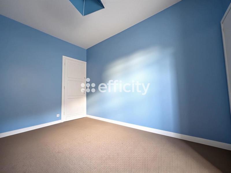 Maison - 210 m² - 8 pièces