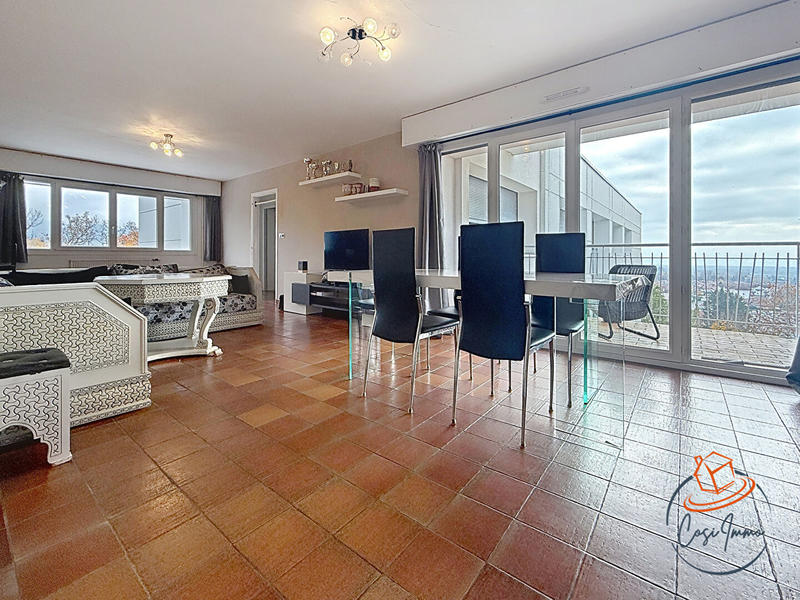 Appartement - 90 m² - 4 pièces