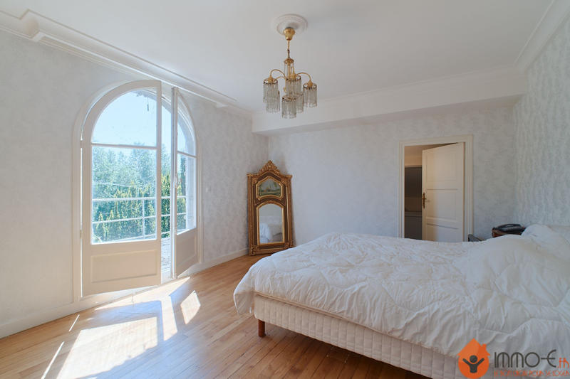 Propriété - 200 m² - 6 pièces