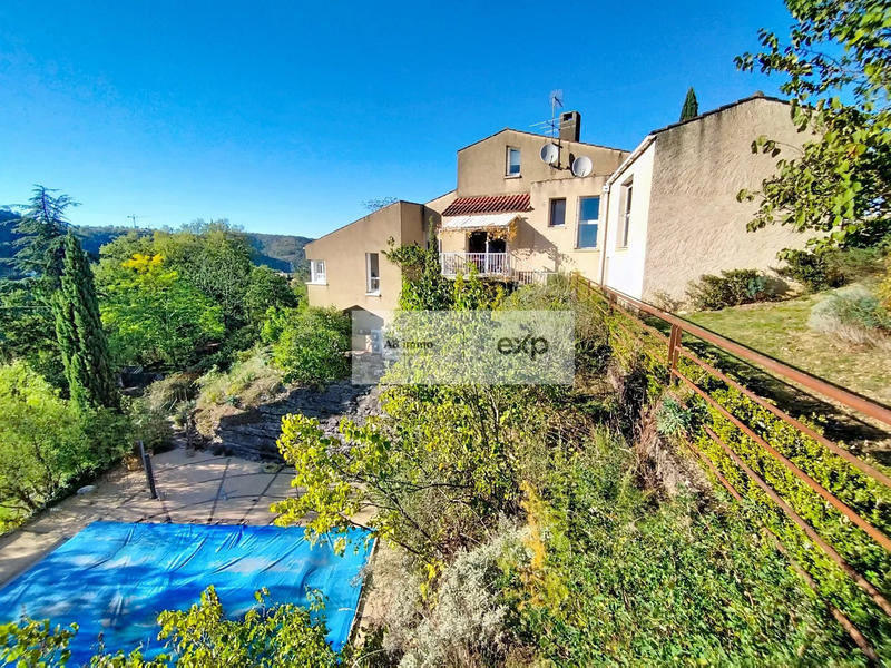 Villa - 152 m² - 8 pièces