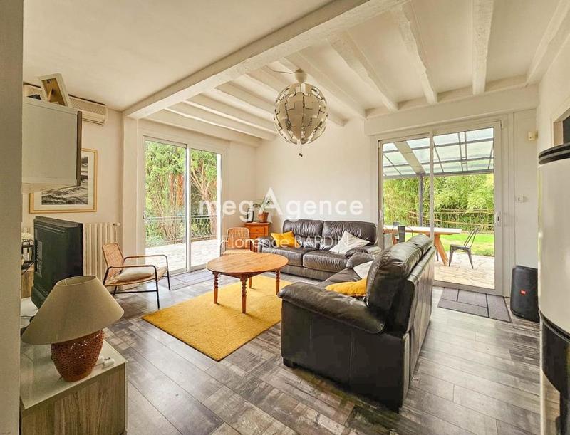 Maison - 220 m² - 10 pièces