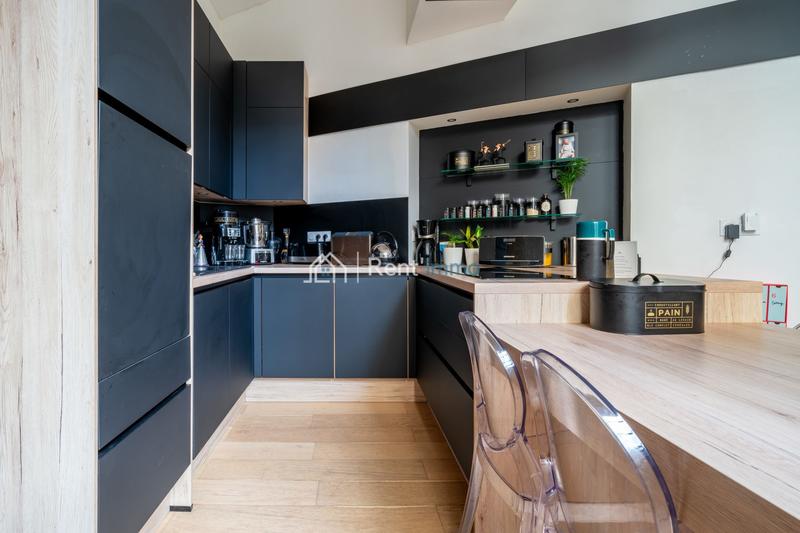 Appartement - 225 m² - 7 pièces