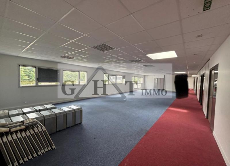 Local commercial - 1 280 m²