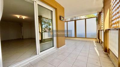 Appartement - 75 m² - 3 pièces