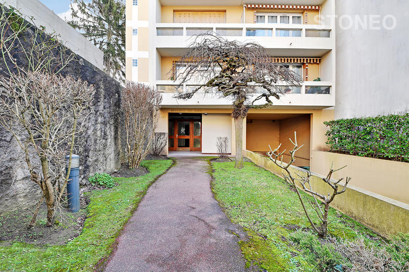 Appartement ancien - 65 m² - 3 pièces