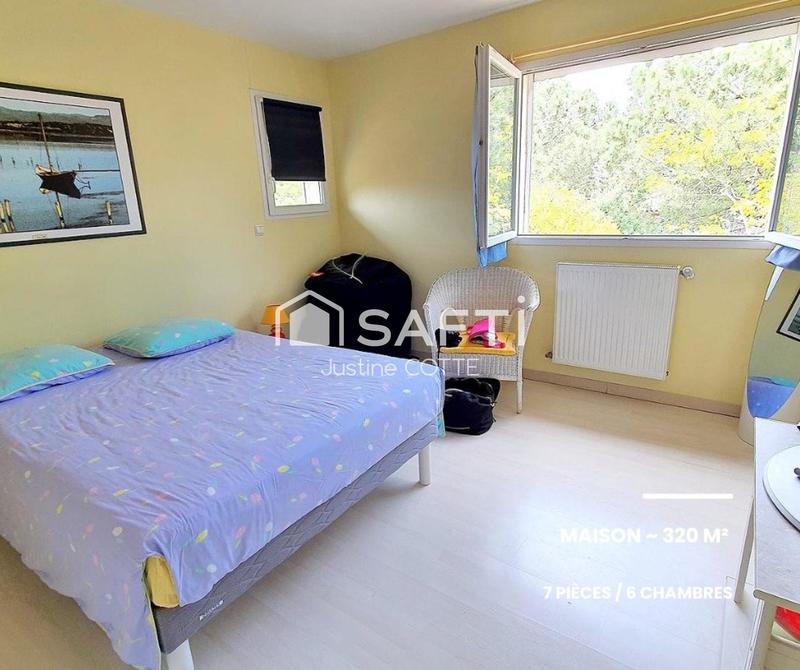 Maison - 320 m² - 7 pièces