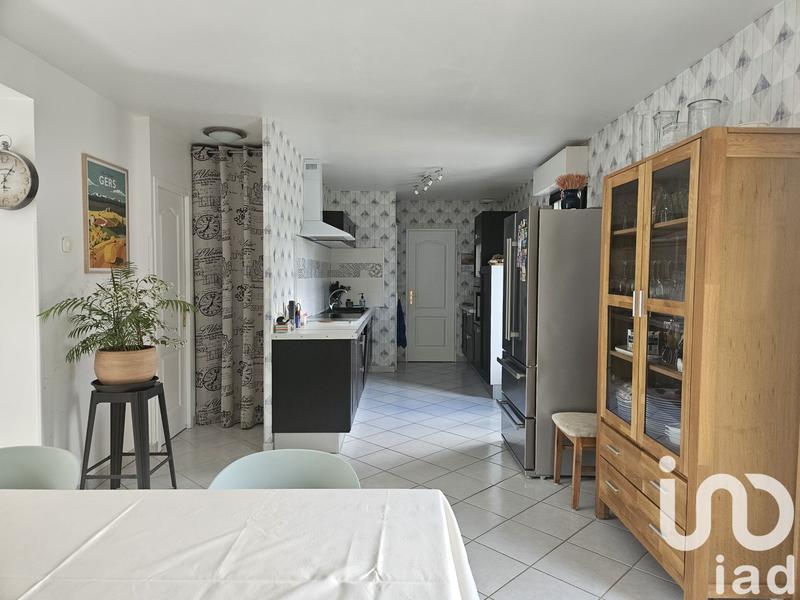 Maison - 183 m² - 9 pièces