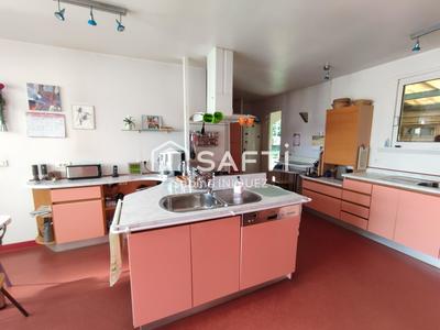 Maison - 299 m² - 8 pièces