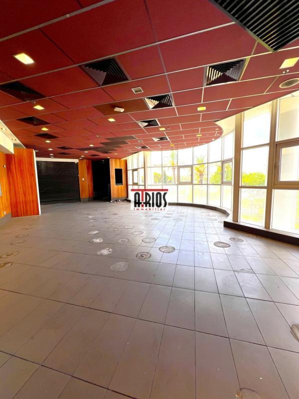 Local d'activité / Entrepôt - 650 m²