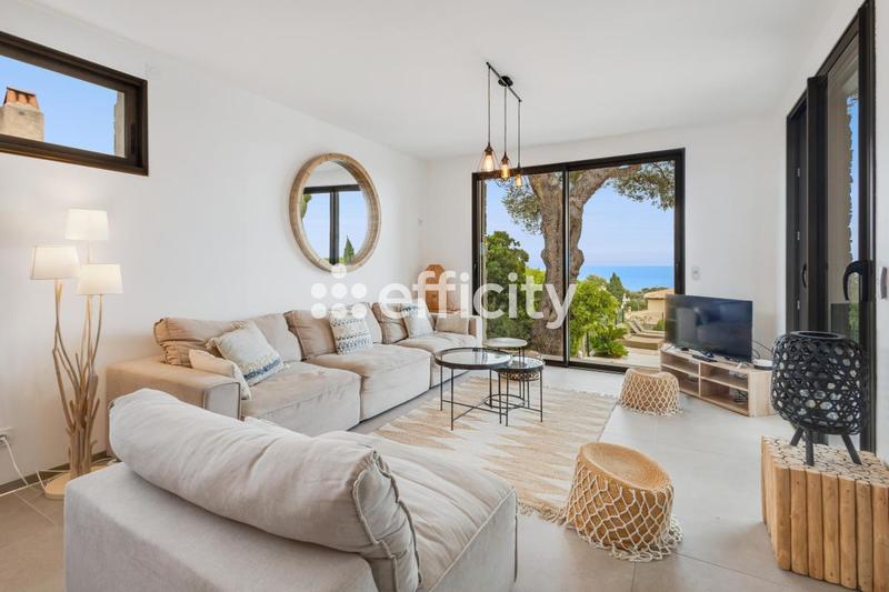 Maison - 211 m² - 7 pièces