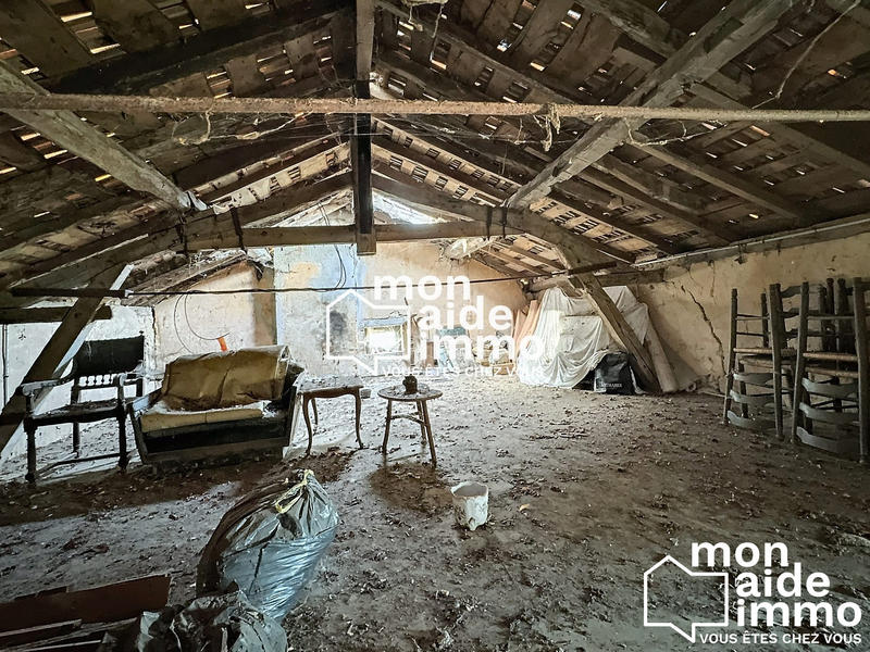 Maison - 305 m² - 8 pièces