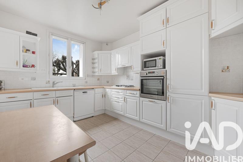 Maison - 251 m² - 10 pièces