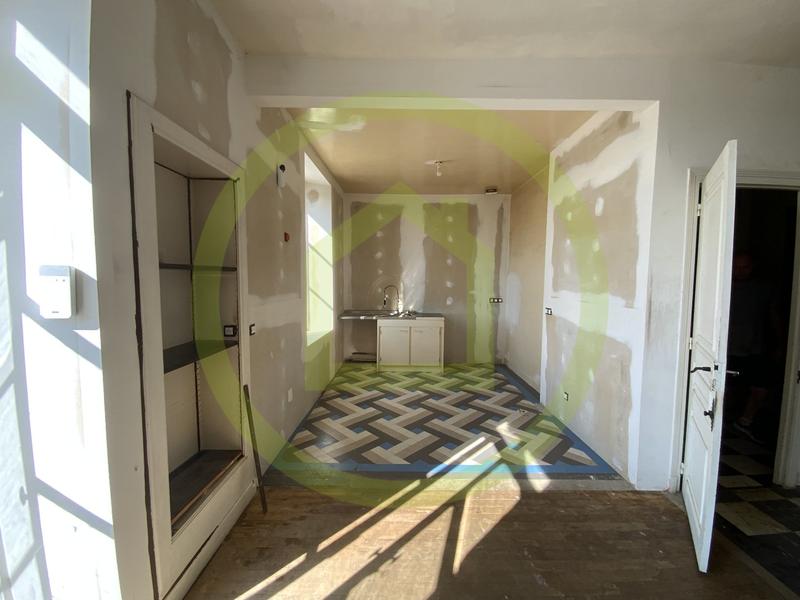 Maison - 275 m² - 11 pièces