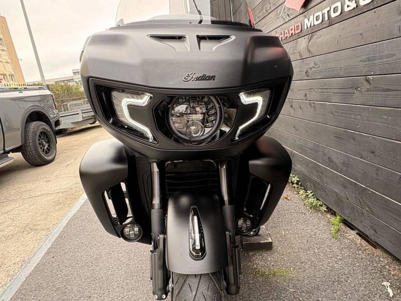 Indian Pursuit Dark Horse