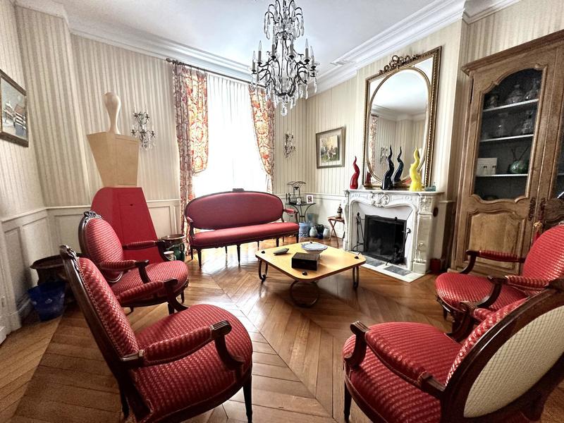 Maison de maîtres - 286 m² - 11 pièces