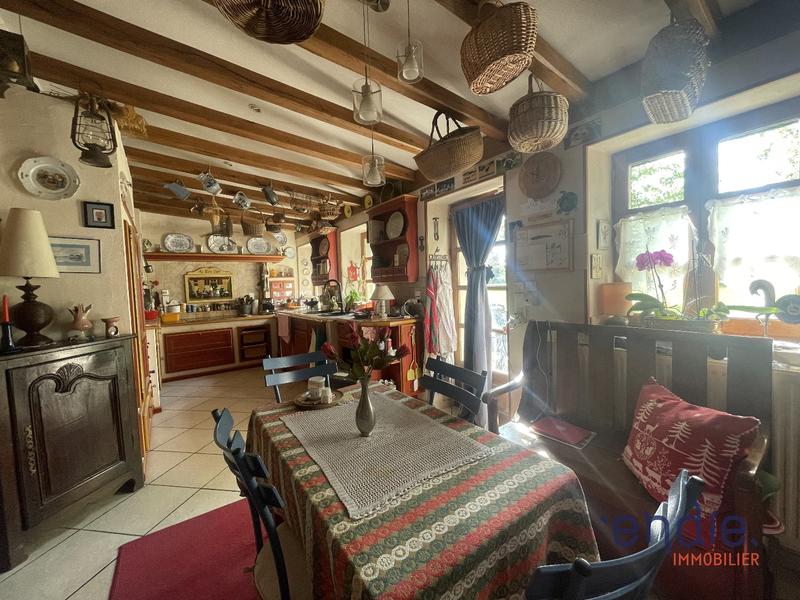 Maison - 230 m² - 10 pièces