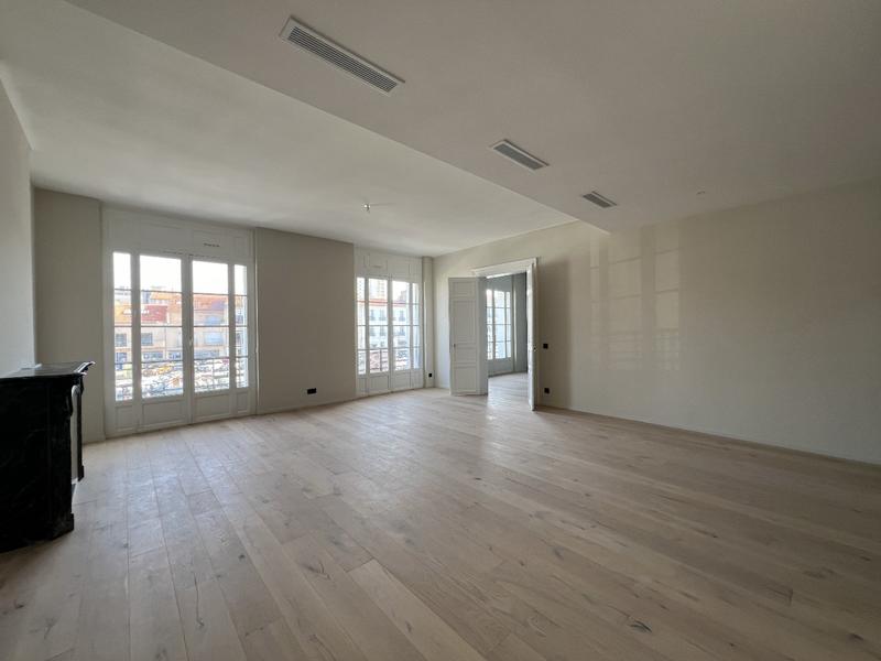 Appartement bourgeois - 139 m² - 3 pièces