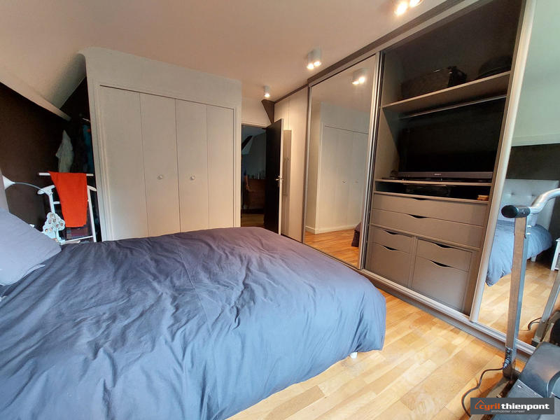 Maison - 177 m² - 9 pièces