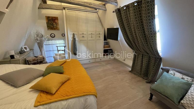 Propriété - 264 m² - 9 pièces