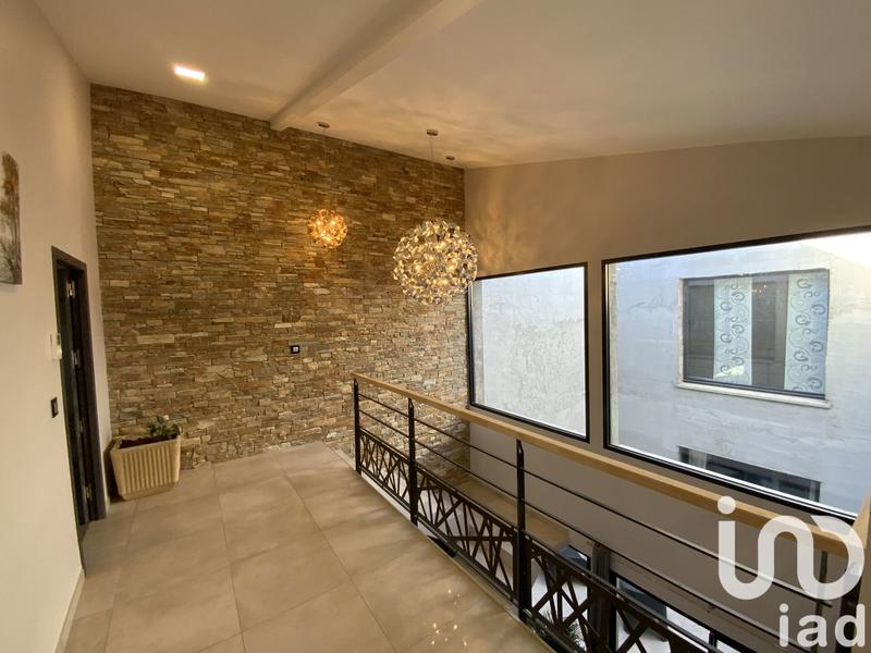 Maison - 305 m² - 7 pièces