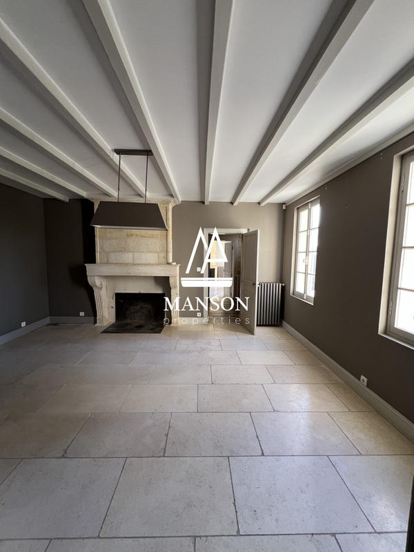 Maison - 350 m² - 10 pièces