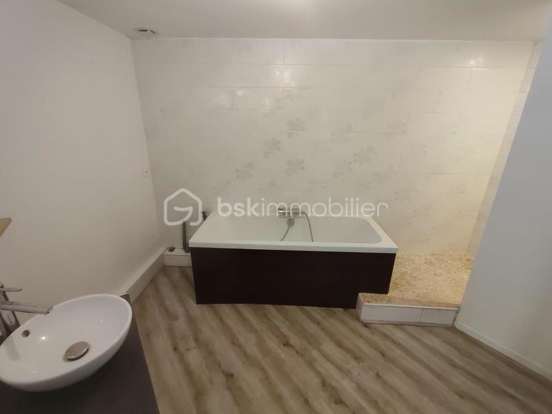 Appartement - 67 m² - 2 pièces