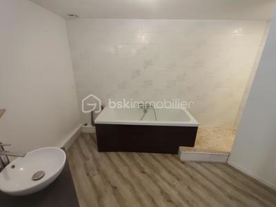 Appartement - 67 m² - 2 pièces